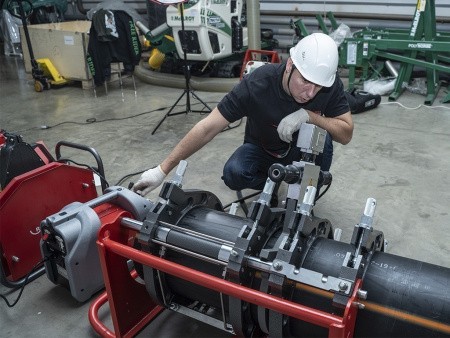 Стыковая сварочная машина с гидравлическим приводом R250F, применение